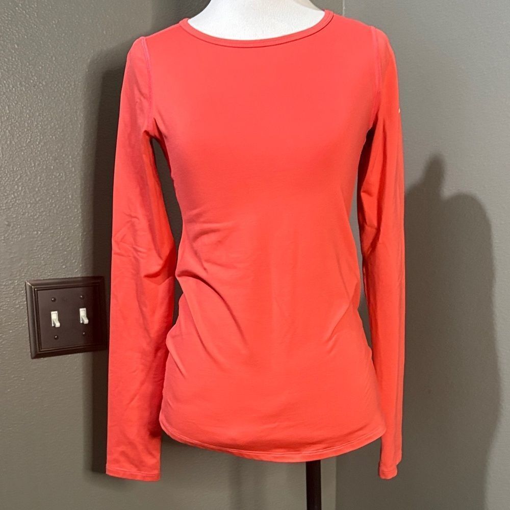 Nike Women'sโVibrant Coral Long Sleeve Tee